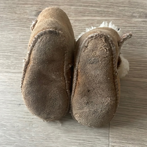 Infant Ugg’s. Small hole in left Ugg. - Picture 3 of 4